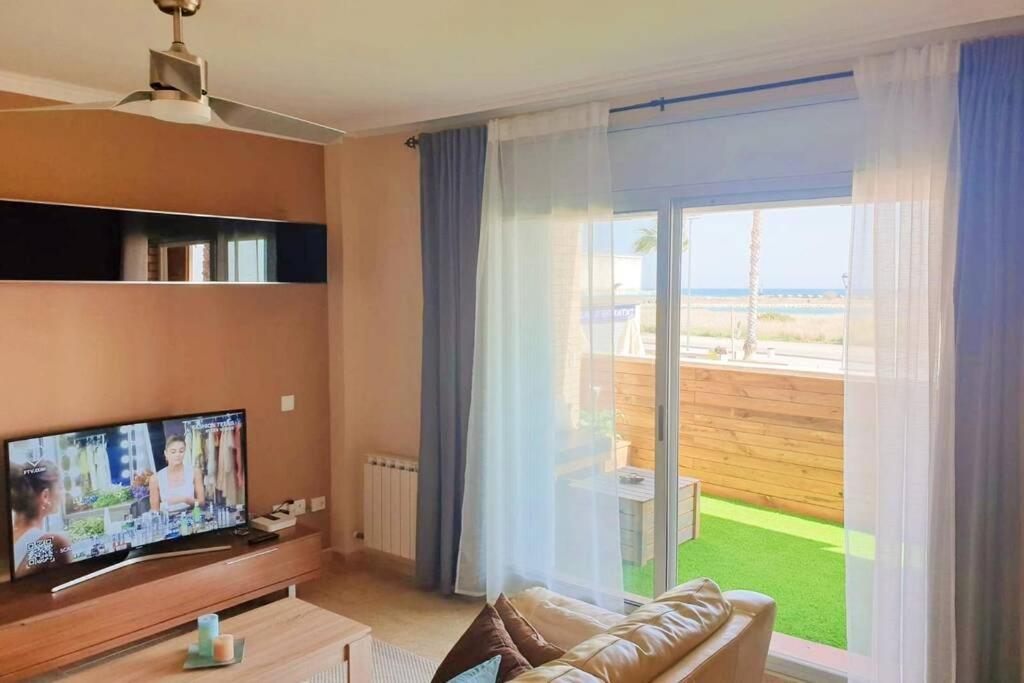 Apartamento Para 5 Personas Frente Al Mar Con Piscina Y Parking Cubelles Exterior foto