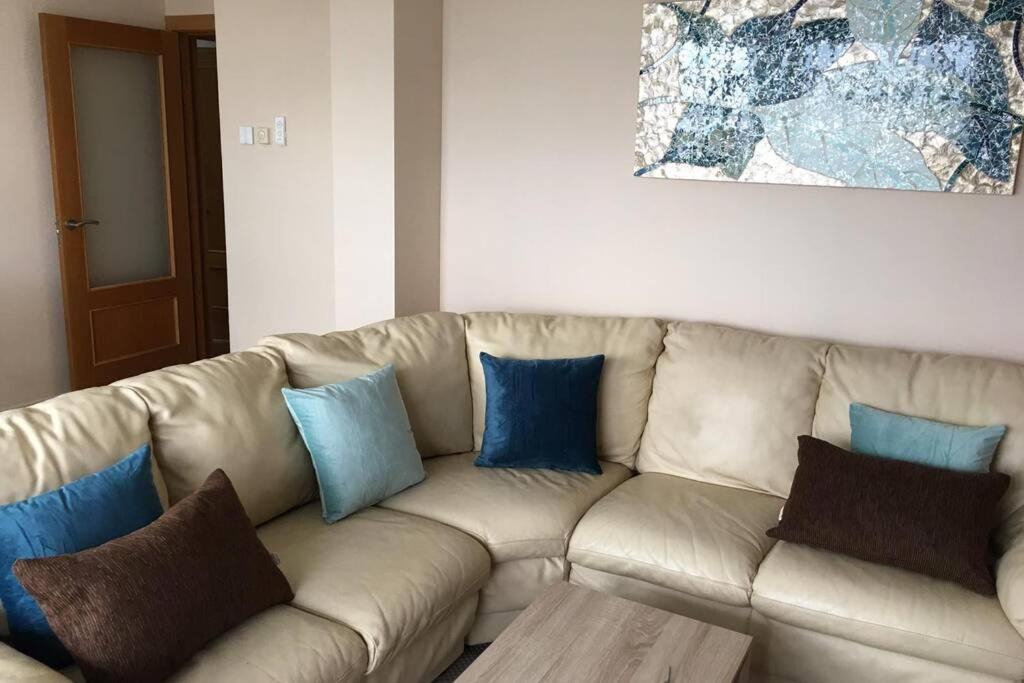 Apartamento Para 5 Personas Frente Al Mar Con Piscina Y Parking Cubelles Exterior foto