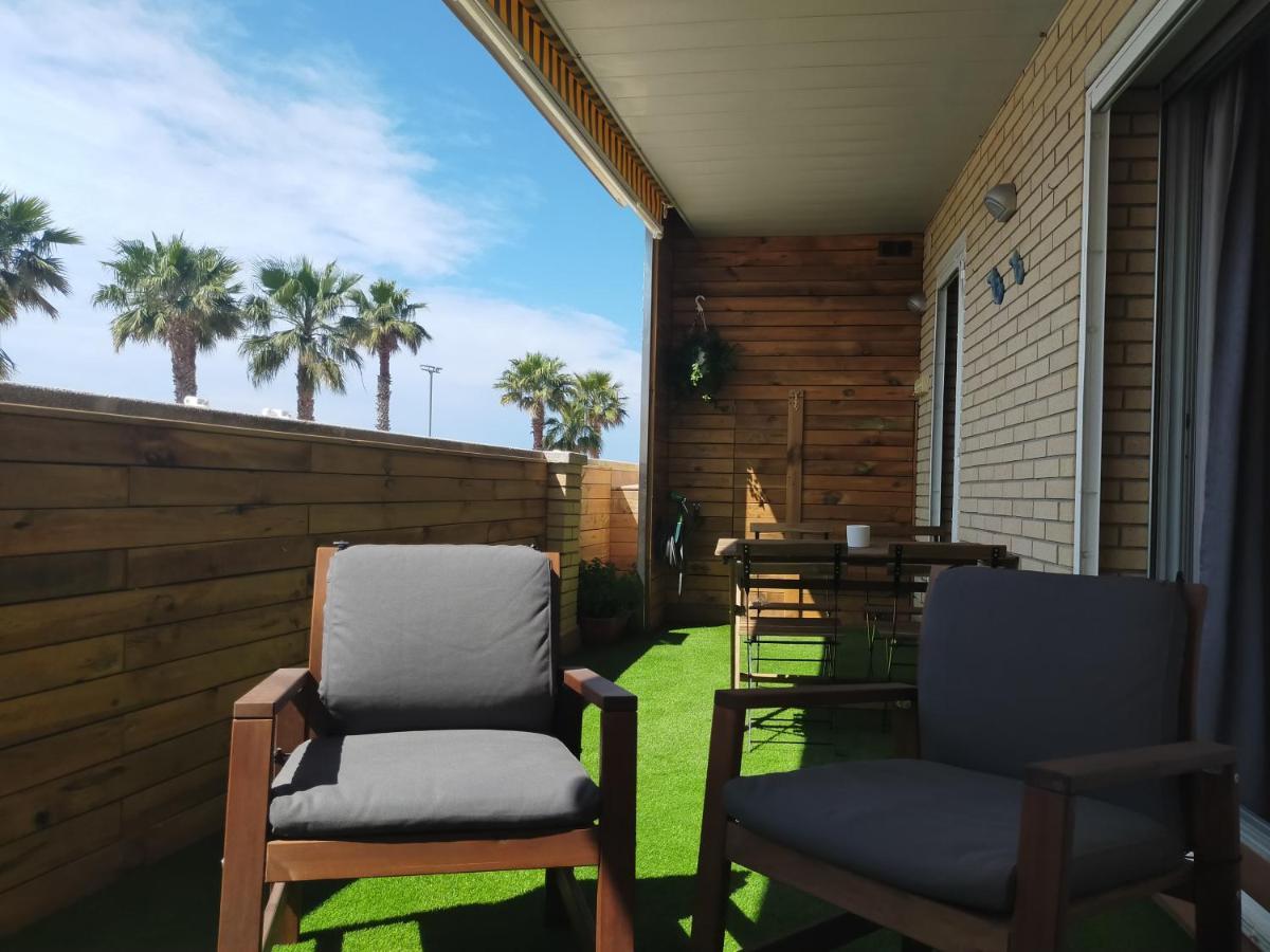 Apartamento Para 5 Personas Frente Al Mar Con Piscina Y Parking Cubelles Exterior foto